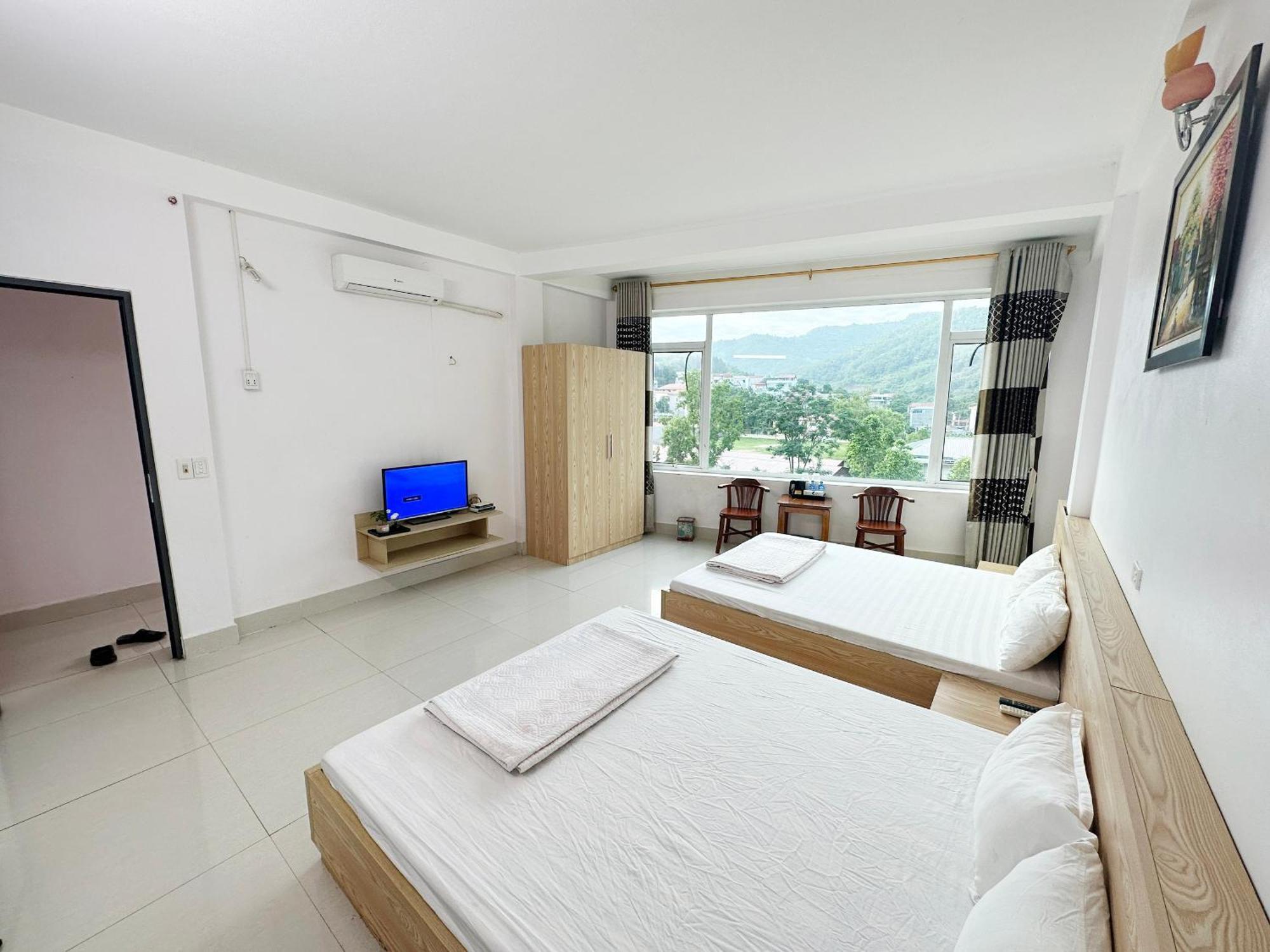Quy Anh Hotel Bao Lac Town Buitenkant foto