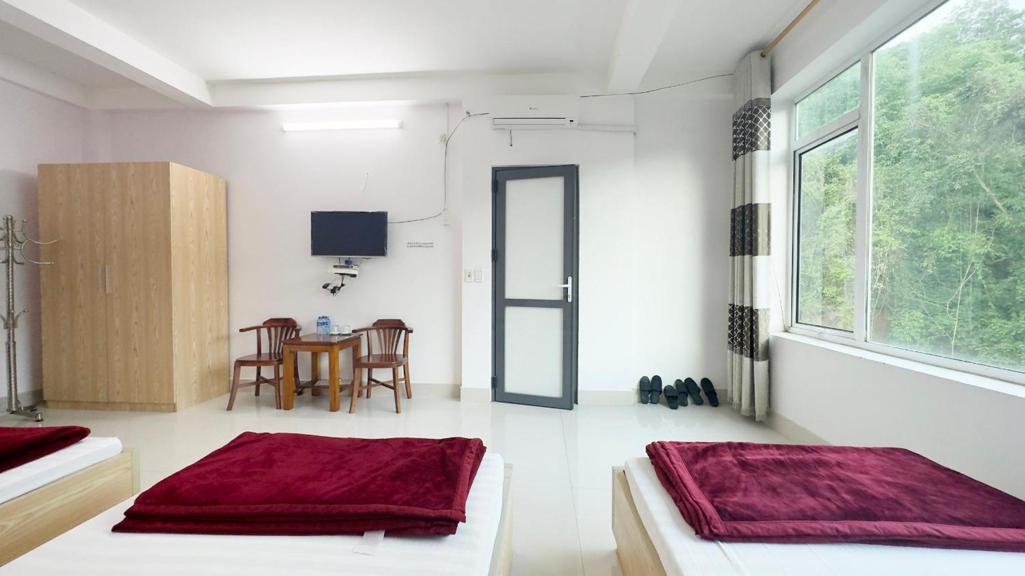 Quy Anh Hotel Bao Lac Town Buitenkant foto